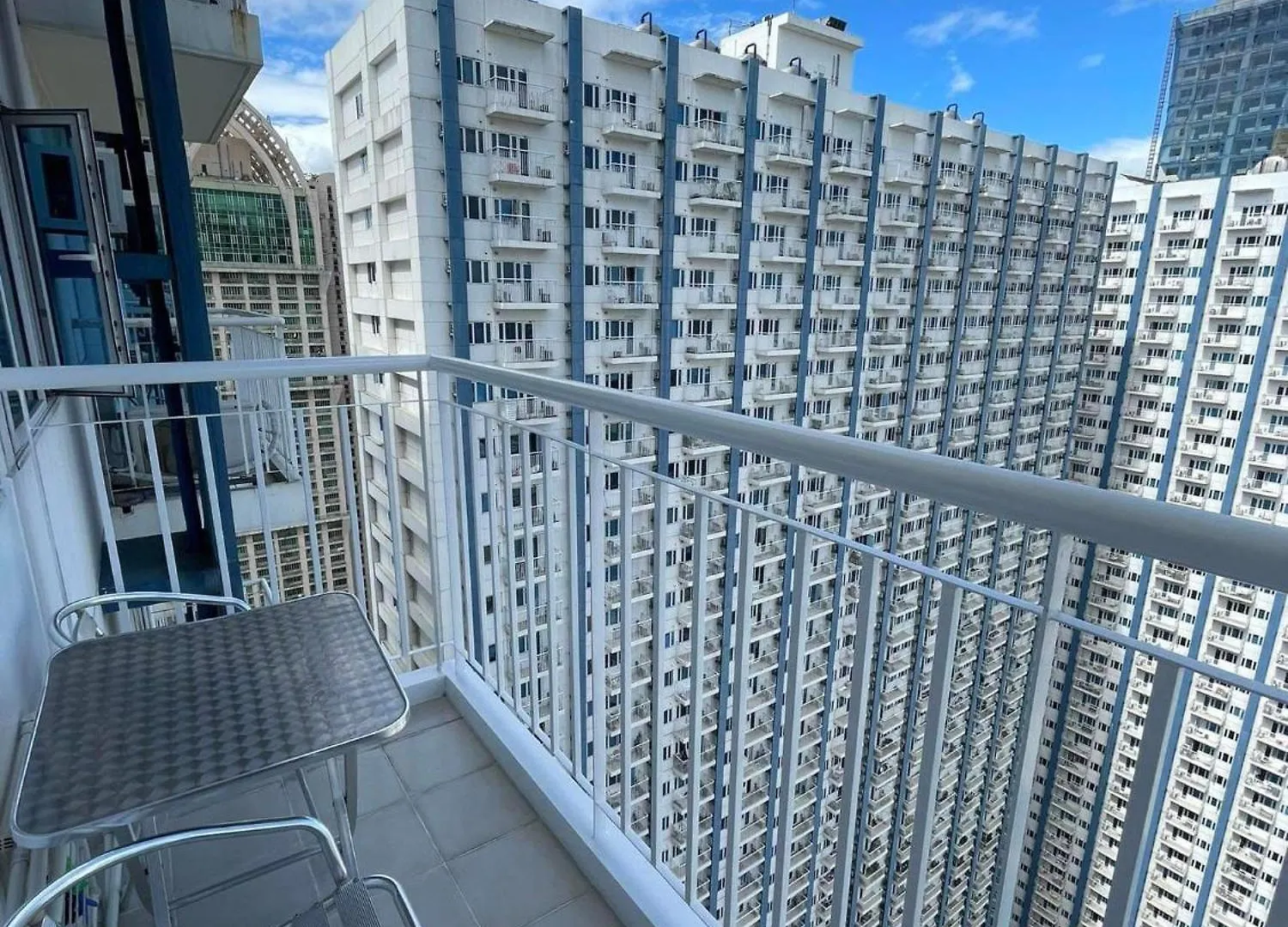 Ac Condotel @ Smdc Light Residences Condominium Manila Daire